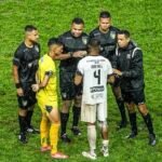 Vasco e Adesg é suspenso aos 10 do 2º tempo por causa da chuva