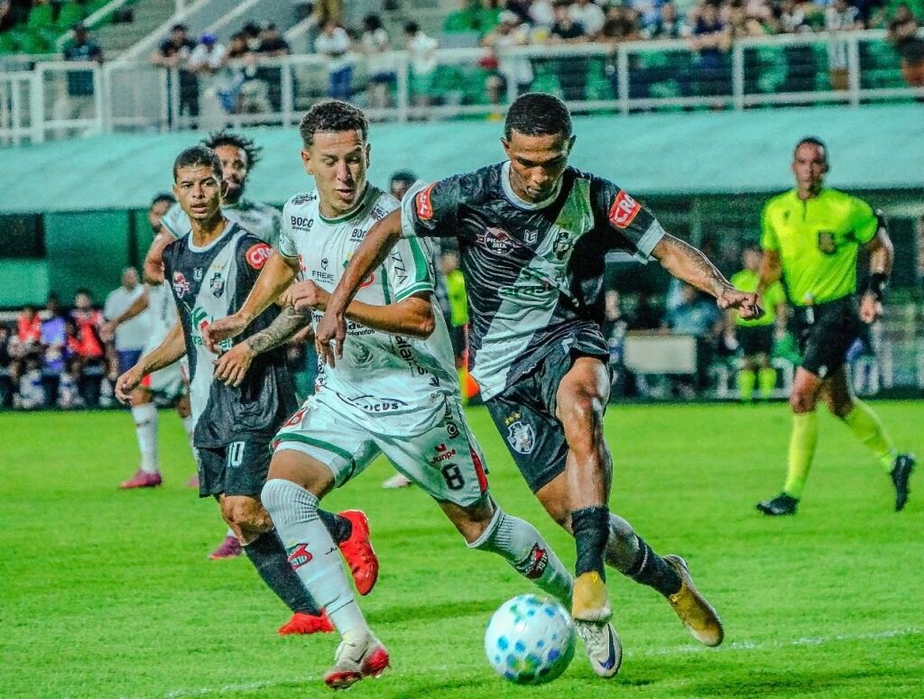 Velo Clube bate o Vasco nos pênaltis e avança na Copa do Brasil