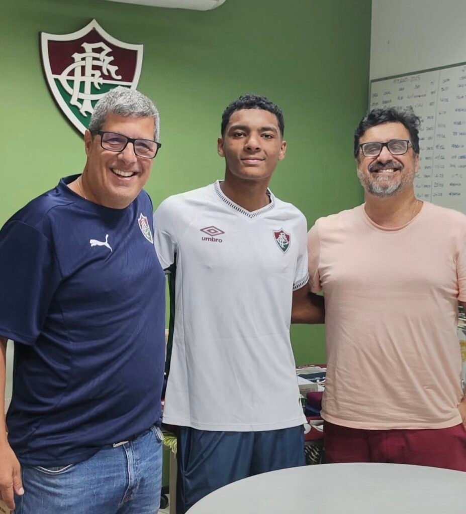 Luiz Antônio é apresentado e inicia treinos no Fluminense