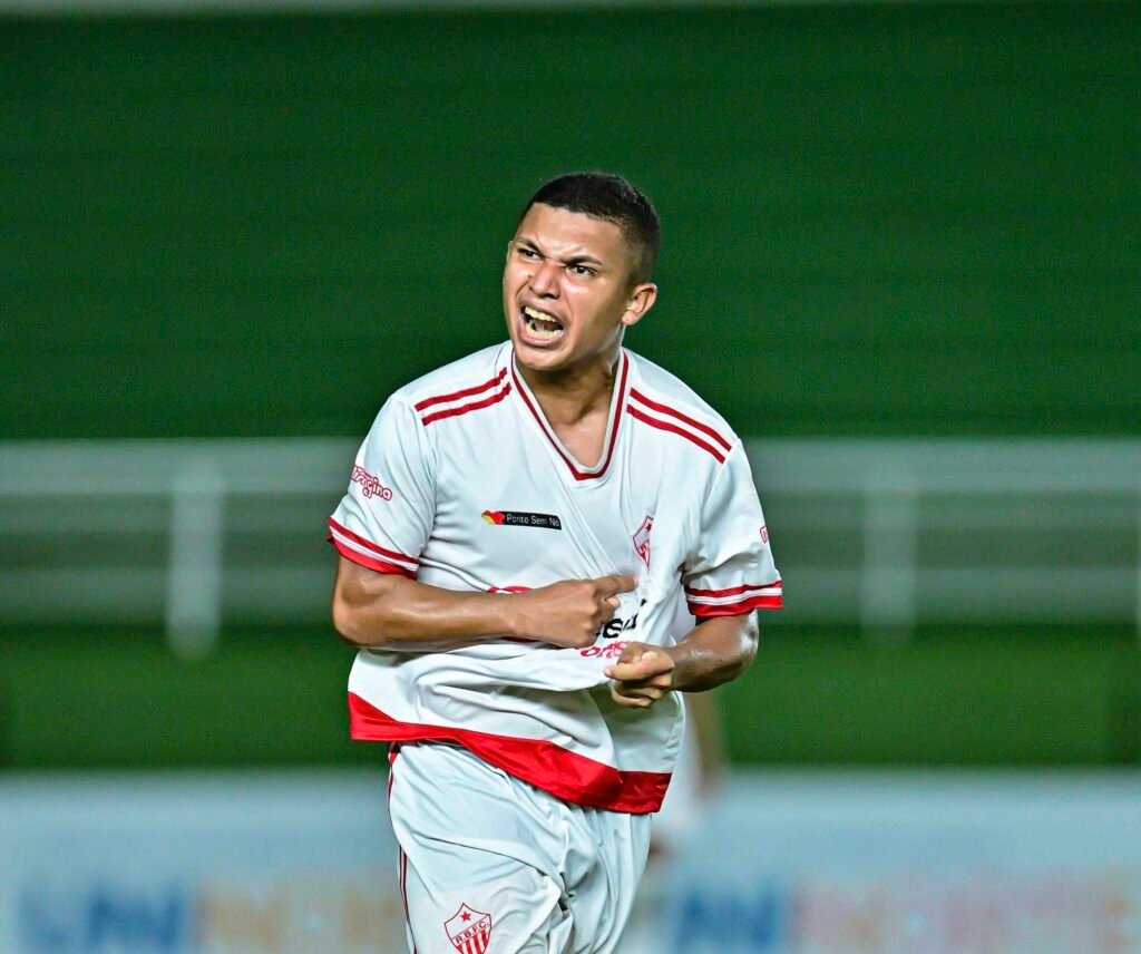 Ulisses Torres vai testar opções no último treino do Rio Branco