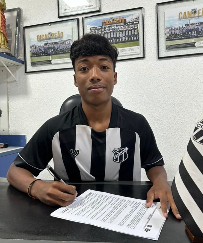 Kaká deixa o Santa Cruz e acerta transferência para o Ceará