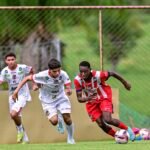 Santa Cruz fecha o 1º contrato profissional com garoto Samuel Santos