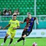 Igor Oliveira confirma a contratação do volante João Gomes