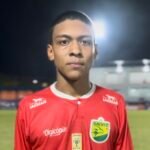 Garoto de 16 anos do Galvez “fecha” o gol contra o Remo na Copa Norte