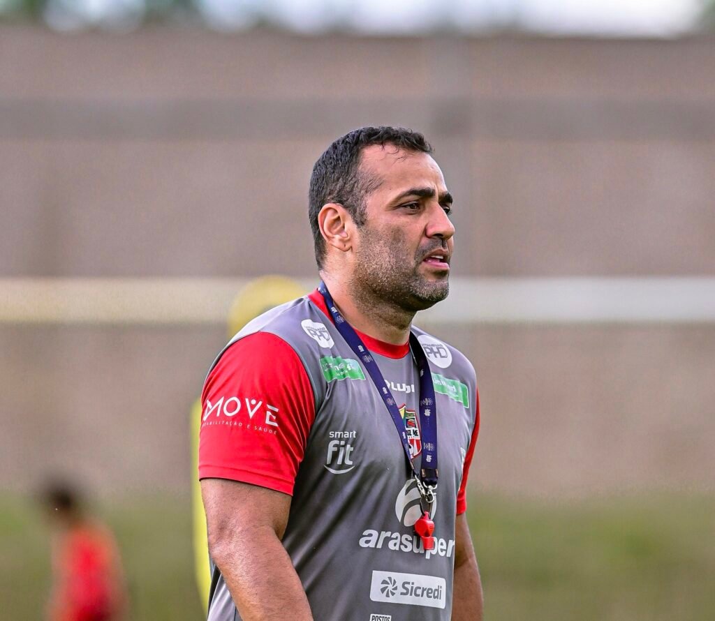 Elenco Santa Cruz inicia preparação visando jogo decisivo
