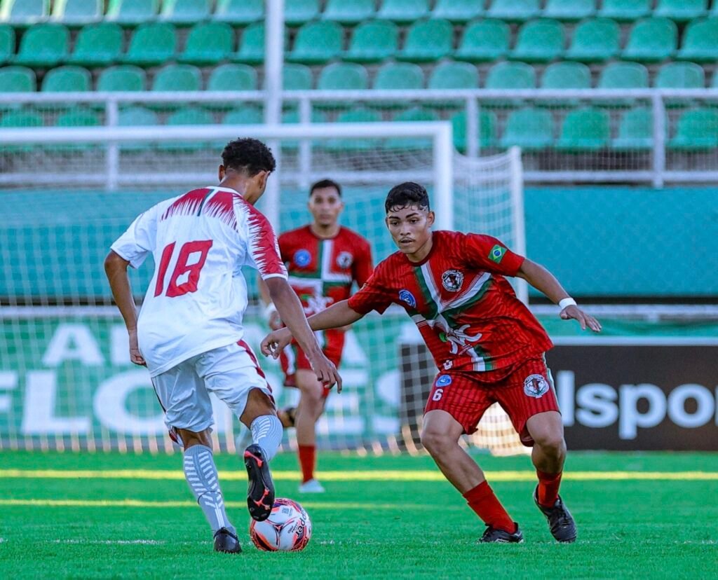 Santa Cruz e Assermurb disputam a liderança do Campeonato Estadual
