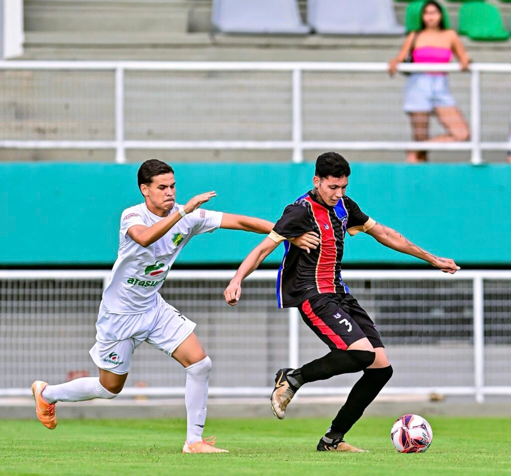 Galvez e São Francisco disputam confronto de favoritos na Arena
