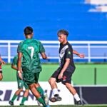 Vasco e Plácido de Castro no duelo pela 1ª vitória no Estadual