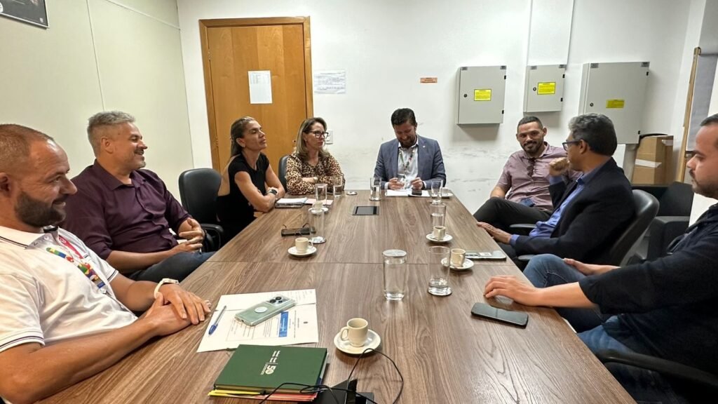 Secretário de Esportes participa de reunião com técnicos do Ministério dos Esportes, em Brasília