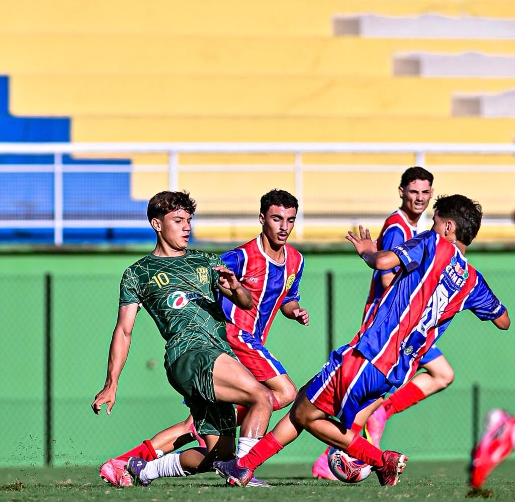 Santa Cruz enfrenta o Andirá e tem o favoritismo da partida
