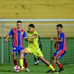 Galvez “atropela” o Plácido de Castro com 3 gols de Dheimeson