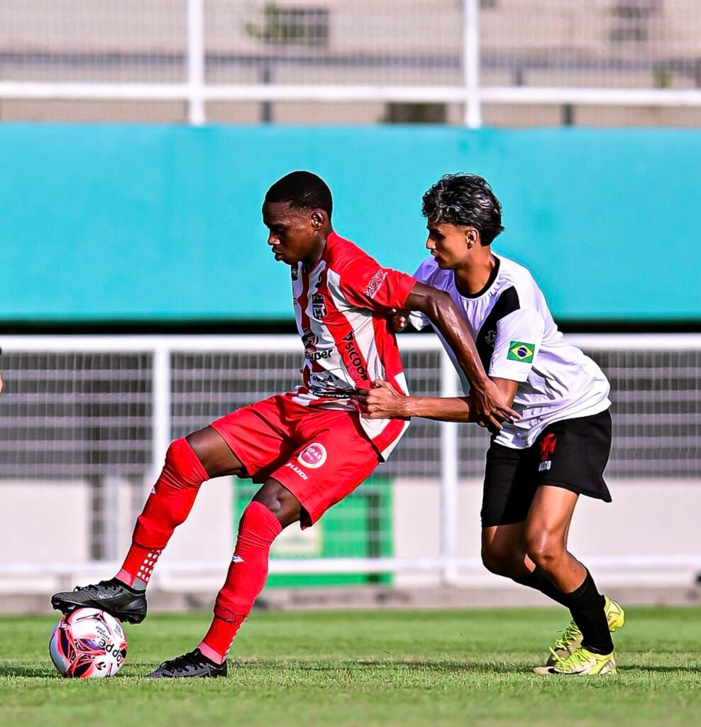 Santa Cruz goleia o Vasco na abertura do Campeonato Estadual