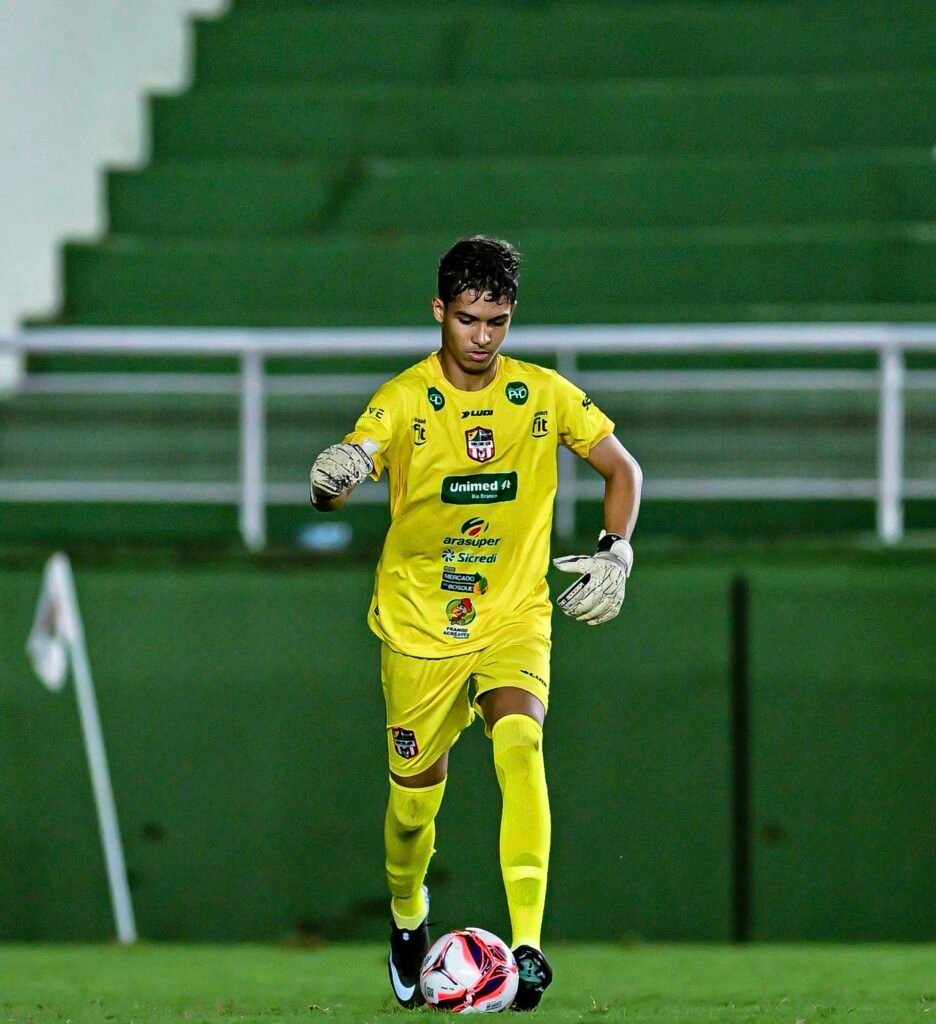 Kelven vai fazer avaliação no Coritiba com acerto encaminhado