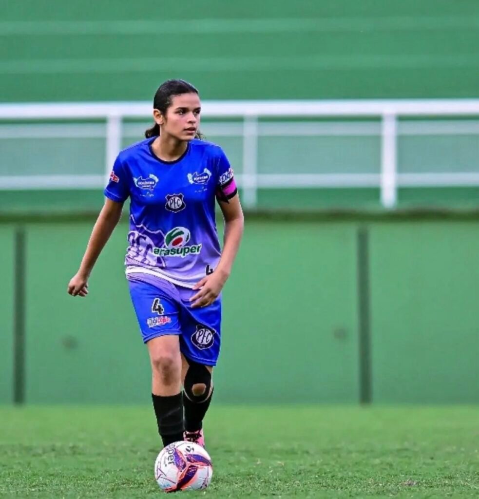 Ana Luíza realiza sorteio para fazer teste na Ferroviária de São Paulo