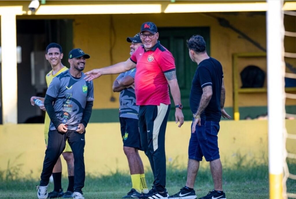 Noza Matos visita de CT do Imperador e observa atletas do Galvez